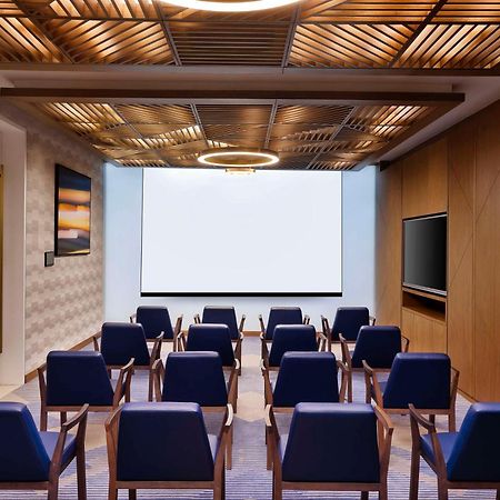 Tumbi West Palm Beach Hotel Dubai,Tapestry Collection Hilton Exteriér fotografie
