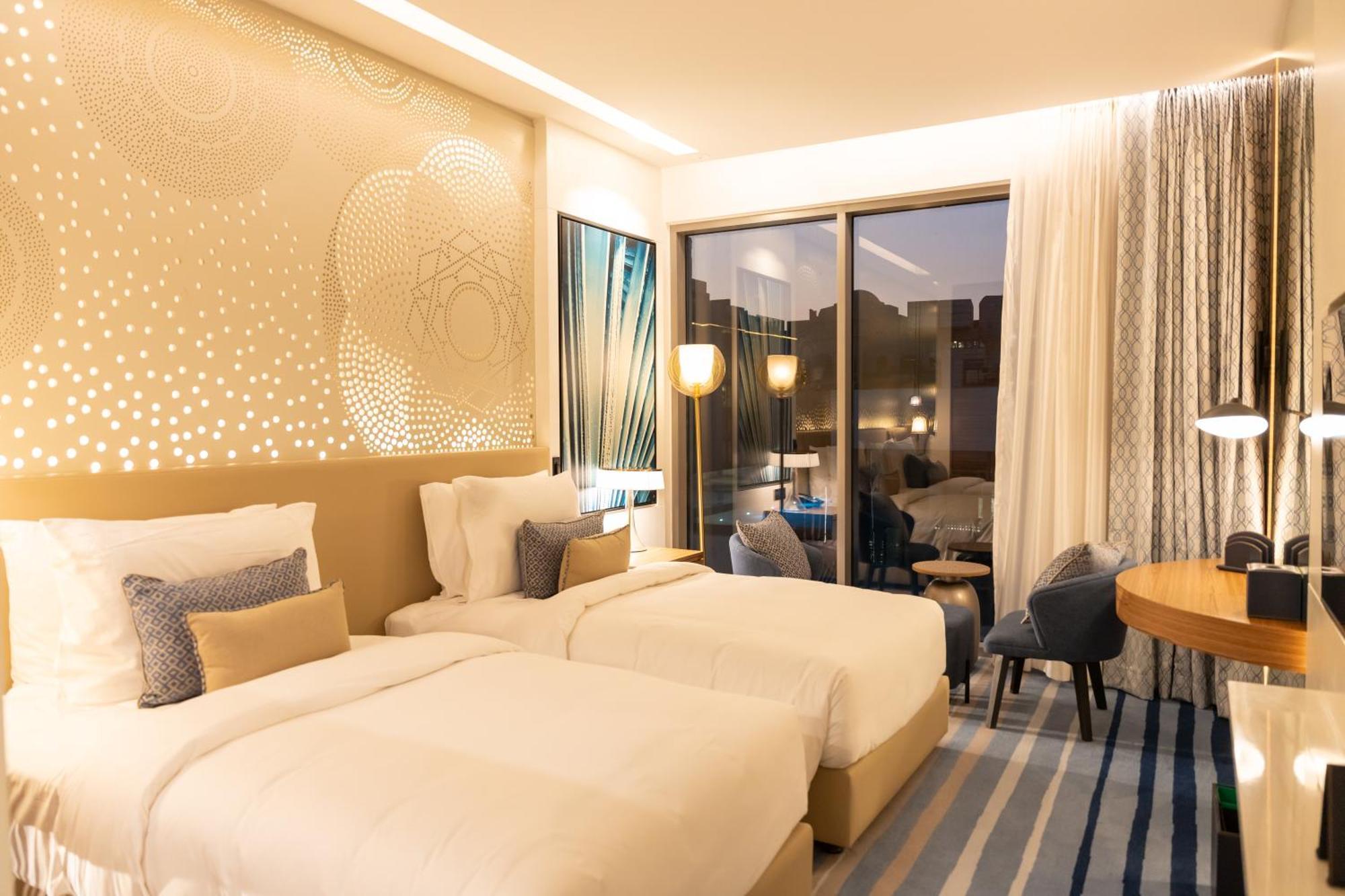 Tumbi West Palm Beach Hotel Dubai,Tapestry Collection Hilton Exteriér fotografie