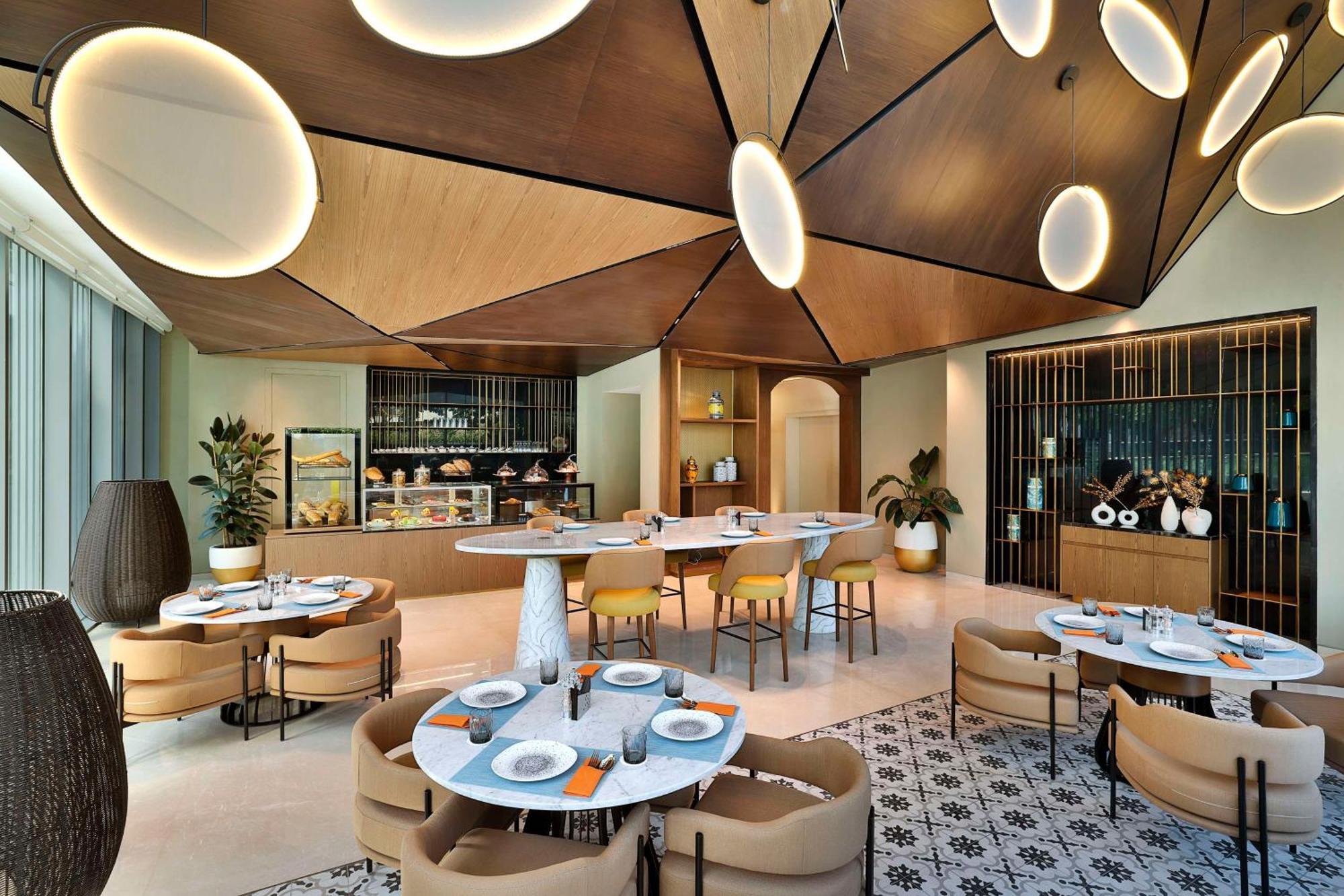 Tumbi West Palm Beach Hotel Dubai,Tapestry Collection Hilton Exteriér fotografie
